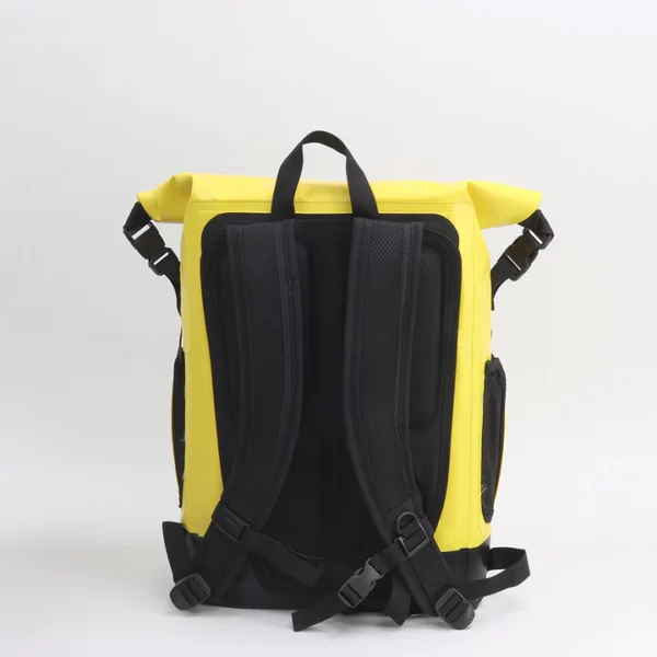 drybag rucksack rugzak rugtas reistas yellow geel Sophos 14seven achterkant